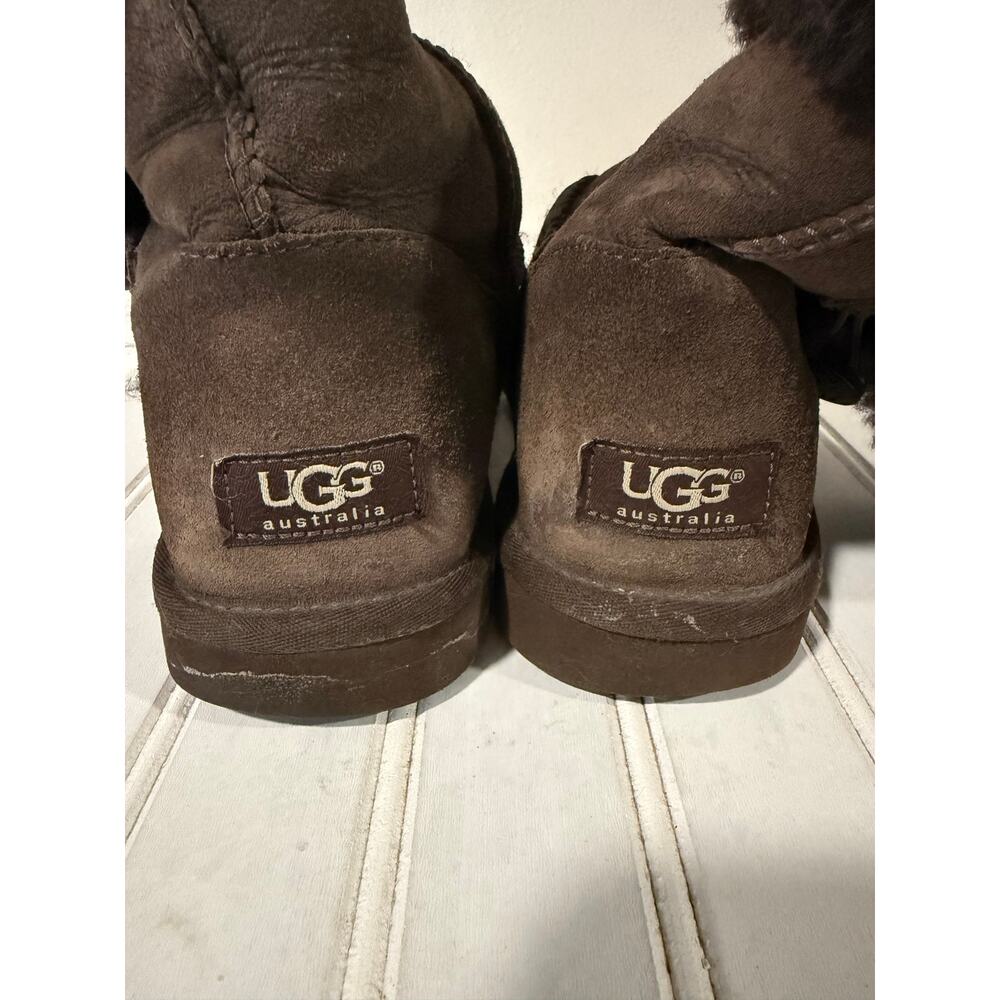 Women’s US 7 suede leather upper sheepskin lining, and blown rubber sole. - Picture 14 of 16